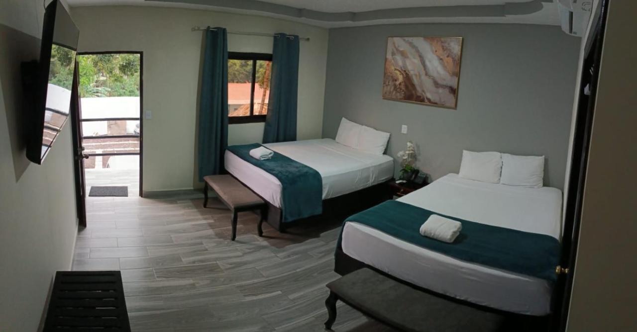 Mi Tierra Hotel Y Restaurante San Luis Екстер'єр фото