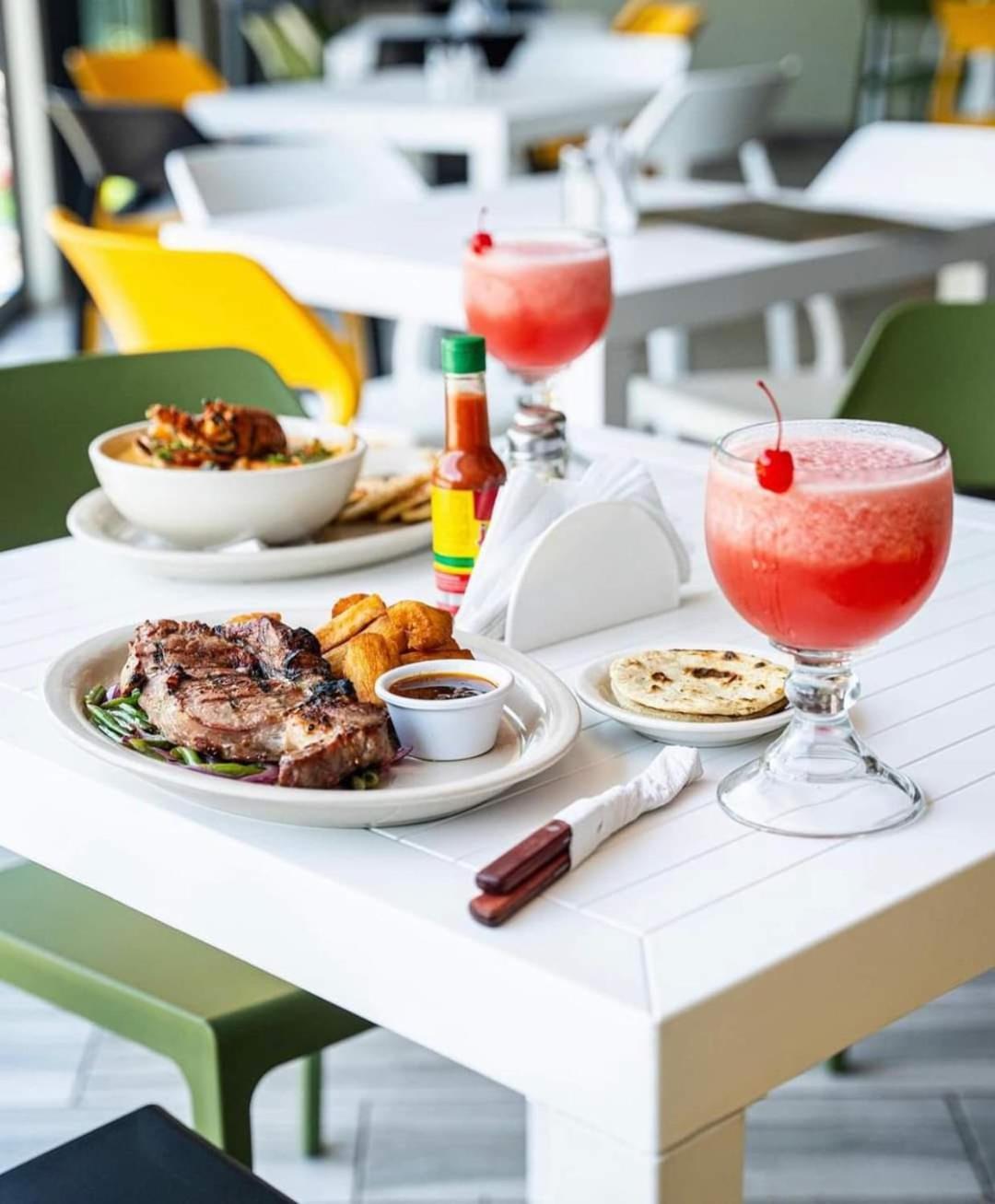 Mi Tierra Hotel Y Restaurante San Luis Екстер'єр фото