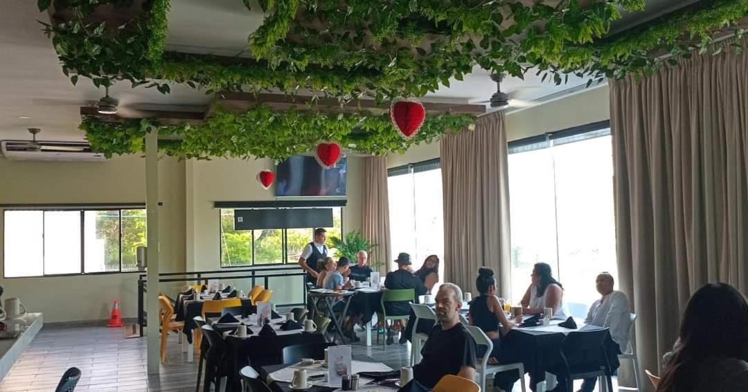 Mi Tierra Hotel Y Restaurante San Luis Екстер'єр фото