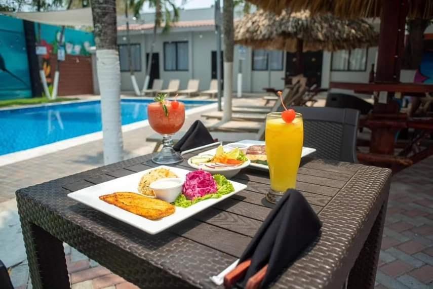 Mi Tierra Hotel Y Restaurante San Luis Екстер'єр фото