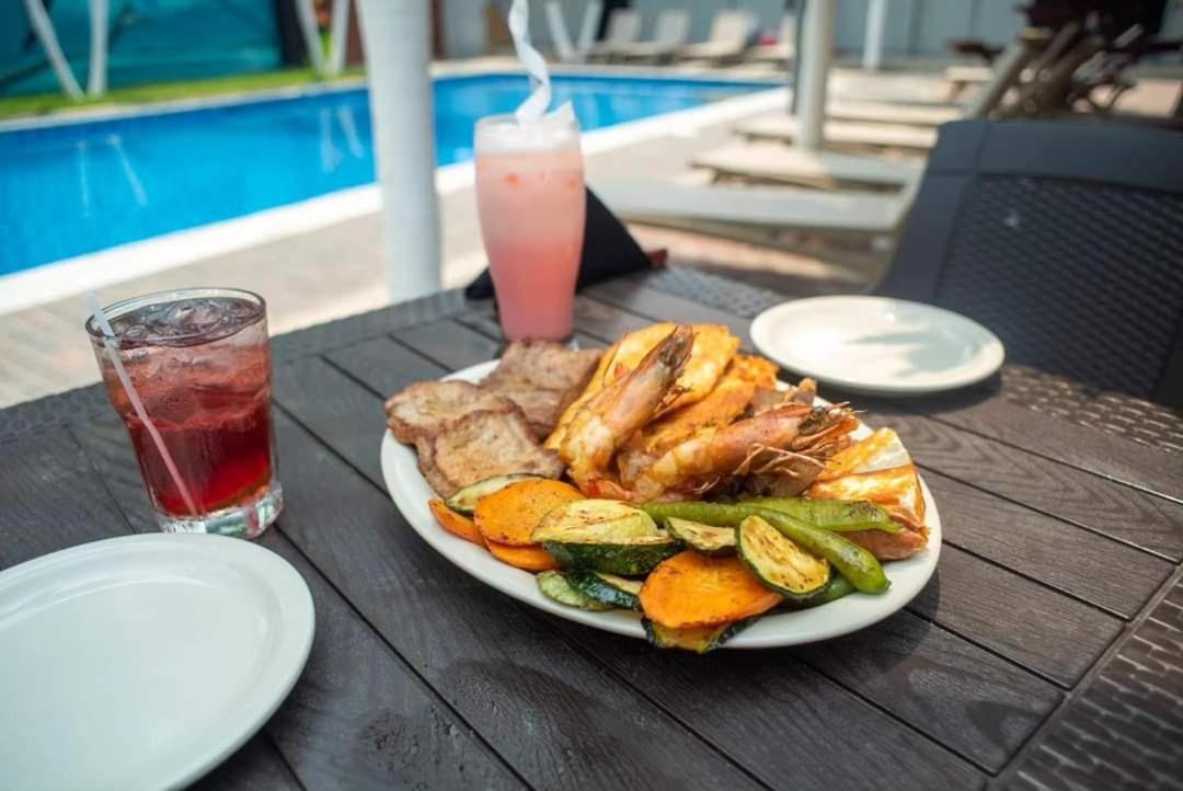 Mi Tierra Hotel Y Restaurante San Luis Екстер'єр фото