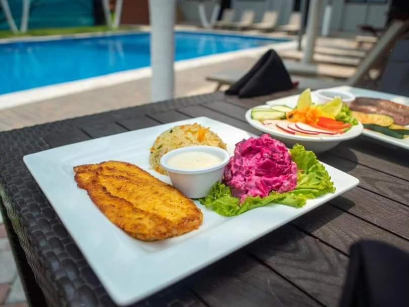 Mi Tierra Hotel Y Restaurante San Luis Екстер'єр фото